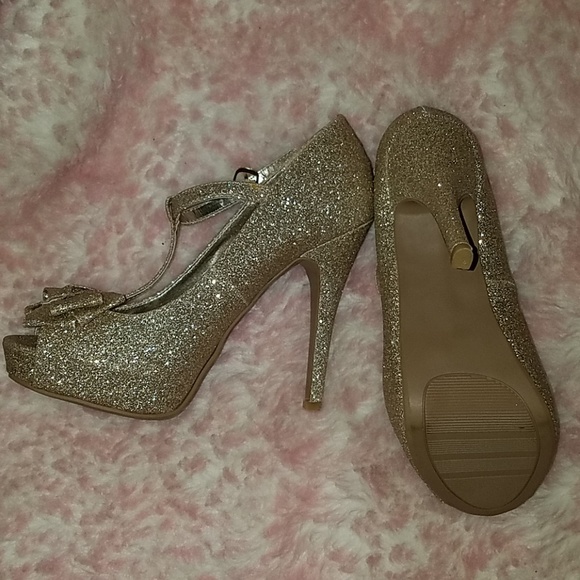 Shoes - Picture 3 of 3